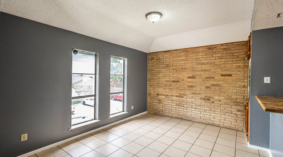 412 Gale St, LAREDO, Texas 78041, 2 Bedrooms Bedrooms, 4 Rooms Rooms,1 BathroomBathrooms,Residential,For Rent,412 Gale St,20252865 412 Gale St, LAREDO, Texas 78041, 2 Bedrooms Bedrooms, 4 Rooms Rooms,1 BathroomBathrooms,Residential,For Rent,412 Gale St,20252865