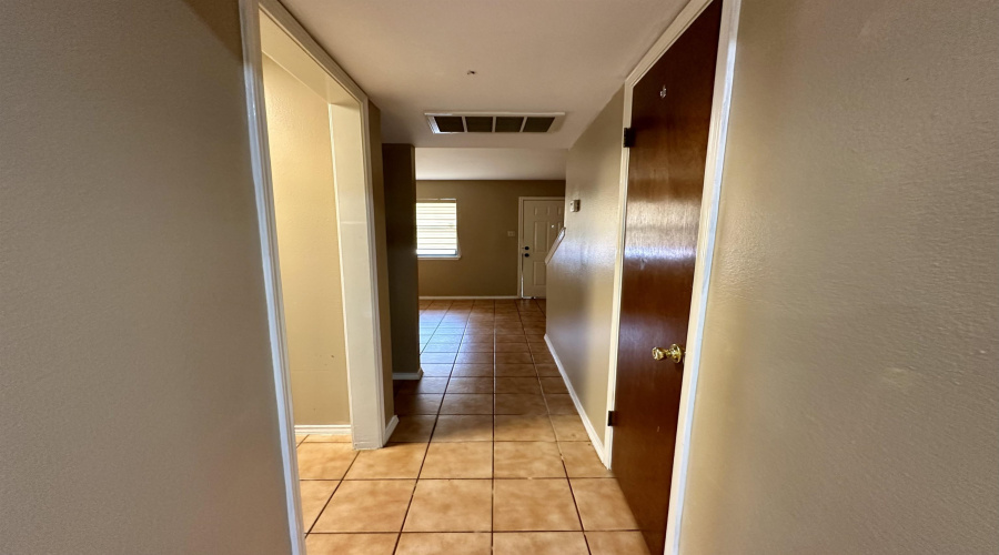 8915 McPherson Rd, Laredo, Texas 78041, 2 Bedrooms Bedrooms, 2 Rooms Rooms,2 BathroomsBathrooms,Residential,For Rent,8915 McPherson Rd,20252867