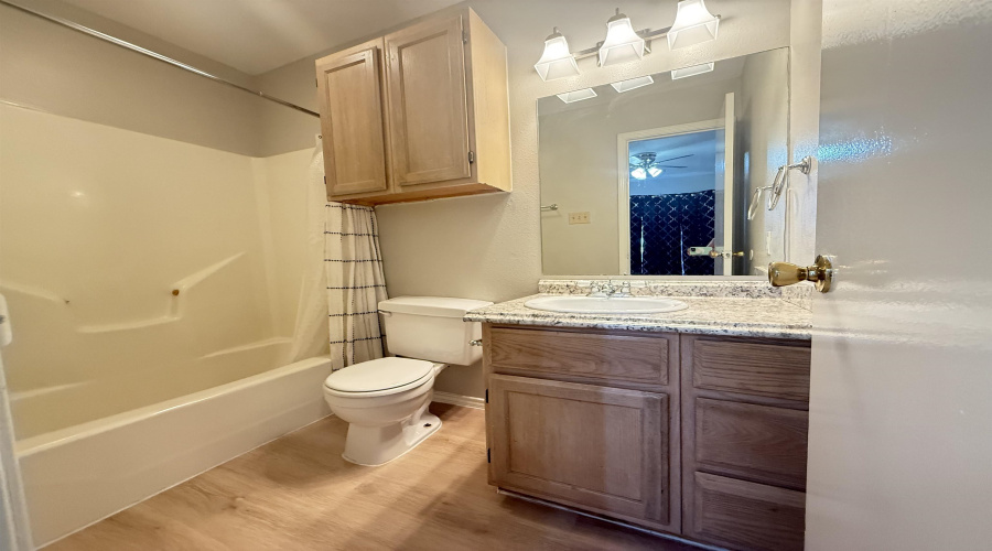 8915 McPherson Rd, laredo, Texas 78045, 2 Bedrooms Bedrooms, 4 Rooms Rooms,2 BathroomsBathrooms,Residential,For Rent,8915 McPherson Rd,20252878