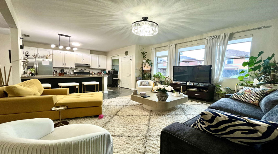 9310 Albany Dr, Laredo, Texas 78045, 3 Bedrooms Bedrooms, 9 Rooms Rooms,2 BathroomsBathrooms,Residential,For Sale,9310 Albany Dr,20252882