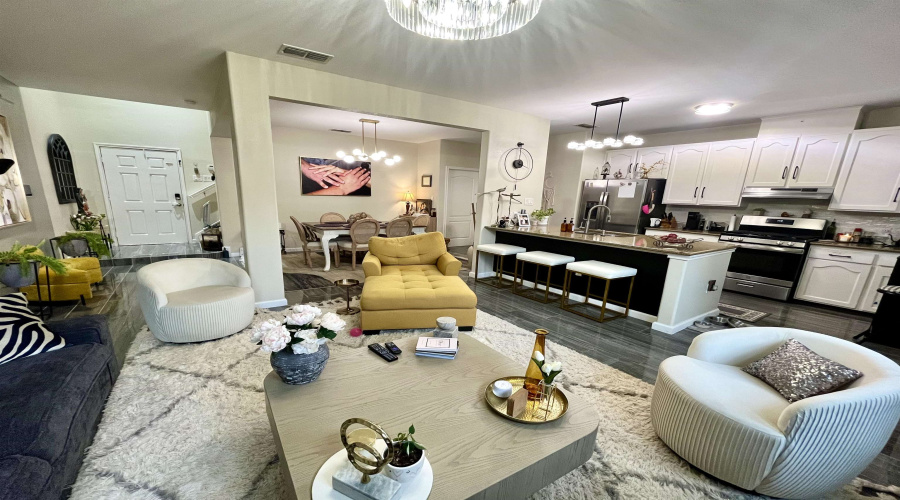 9310 Albany Dr, Laredo, Texas 78045, 3 Bedrooms Bedrooms, 9 Rooms Rooms,2 BathroomsBathrooms,Residential,For Sale,9310 Albany Dr,20252882