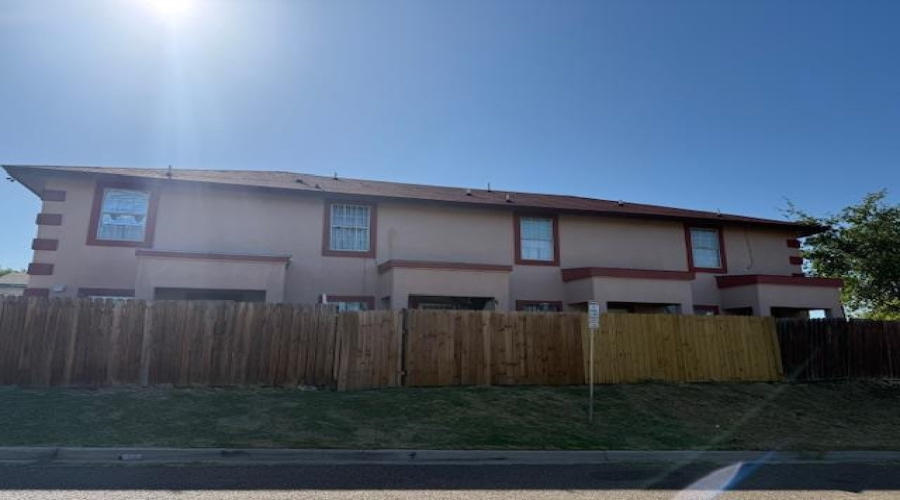 3204 Cortez St, Laredo TX, Texas 78040, 2 Bedrooms Bedrooms, 5 Rooms Rooms,2 BathroomsBathrooms,Residential,For Sale,3204 Cortez St,20252906