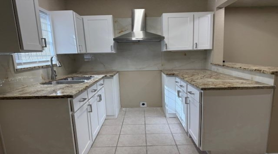 3204 Cortez St, Laredo TX, Texas 78040, 2 Bedrooms Bedrooms, 5 Rooms Rooms,2 BathroomsBathrooms,Residential,For Sale,3204 Cortez St,20252906