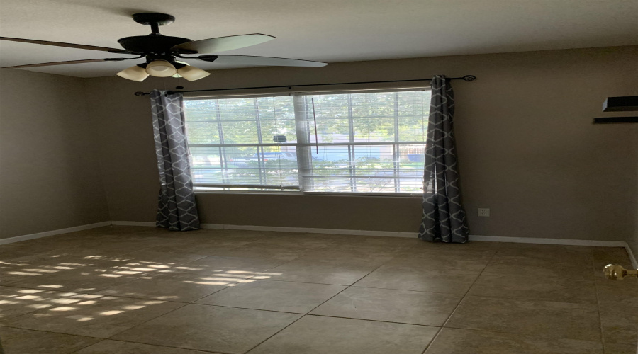 516 Valdosa Dr, Laredo, Texas 78043, 3 Bedrooms Bedrooms, 5 Rooms Rooms,2 BathroomsBathrooms,Residential,For Sale,516 Valdosa Dr,20252916