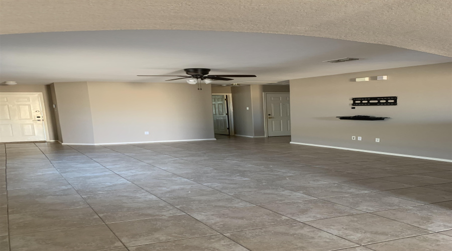 516 Valdosa Dr, Laredo, Texas 78043, 3 Bedrooms Bedrooms, 5 Rooms Rooms,2 BathroomsBathrooms,Residential,For Sale,516 Valdosa Dr,20252916