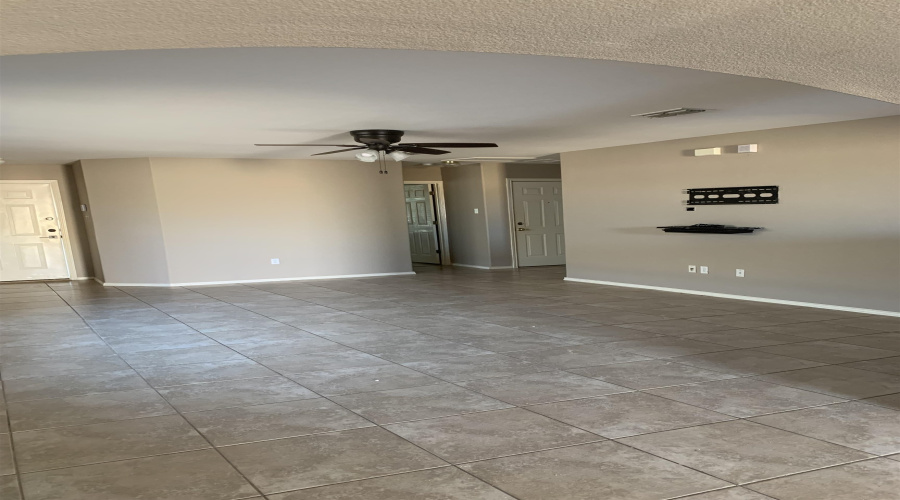 516 Valdosa Dr, Laredo, Texas 78043, 3 Bedrooms Bedrooms, 5 Rooms Rooms,2 BathroomsBathrooms,Residential,For Sale,516 Valdosa Dr,20252916