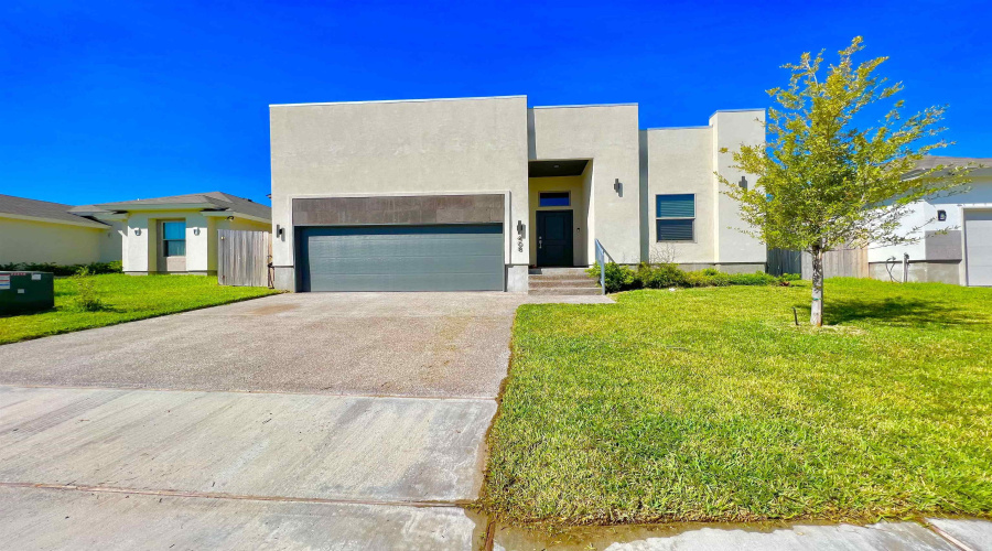 408 Graneros Ave., Laredo, Texas 78043, 4 Bedrooms Bedrooms, 6 Rooms Rooms,2 BathroomsBathrooms,Residential,For Sale,408 Graneros Ave.,20252923
