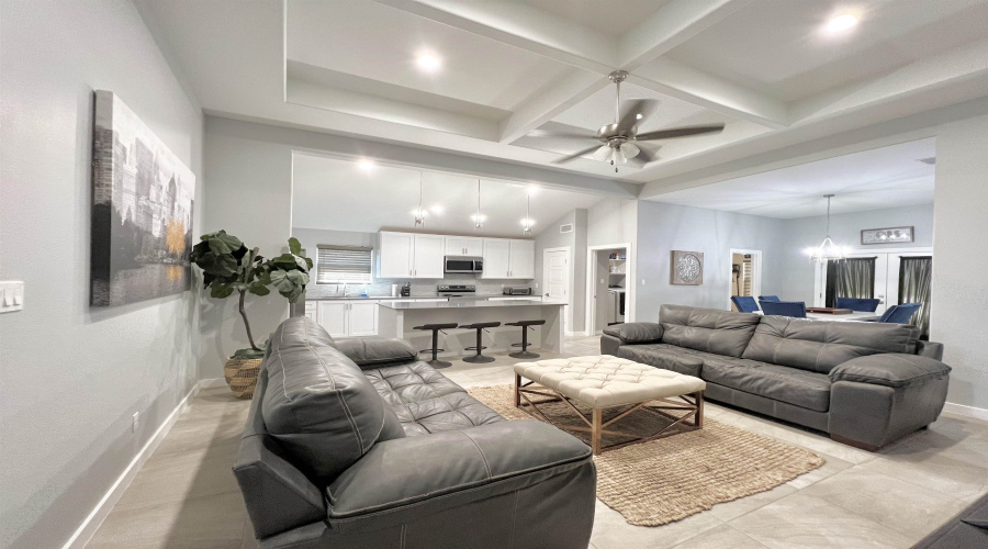 408 Graneros Ave., Laredo, Texas 78043, 4 Bedrooms Bedrooms, 6 Rooms Rooms,2 BathroomsBathrooms,Residential,For Sale,408 Graneros Ave.,20252923