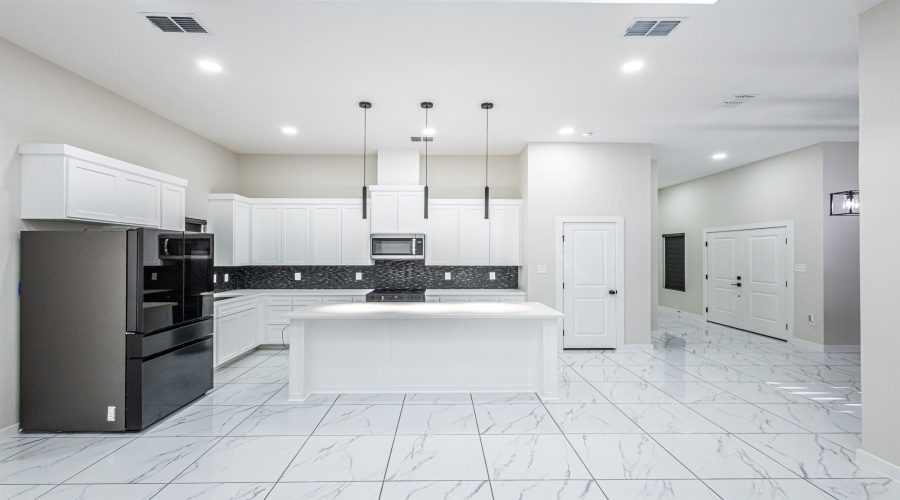 3702 Yoyis St., Laredo, Texas 78046, 3 Bedrooms Bedrooms, 5 Rooms Rooms,2 BathroomsBathrooms,Residential,For Sale,3702 Yoyis St.,20252924