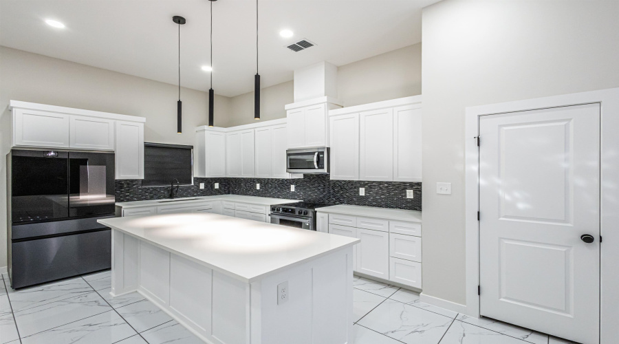 3702 Yoyis St., Laredo, Texas 78046, 3 Bedrooms Bedrooms, 5 Rooms Rooms,2 BathroomsBathrooms,Residential,For Sale,3702 Yoyis St.,20252924