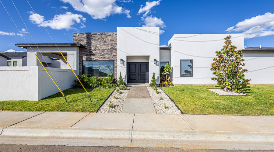 3702 Yoyis St., Laredo, Texas 78046, 3 Bedrooms Bedrooms, 5 Rooms Rooms,2 BathroomsBathrooms,Residential,For Sale,3702 Yoyis St.,20252924