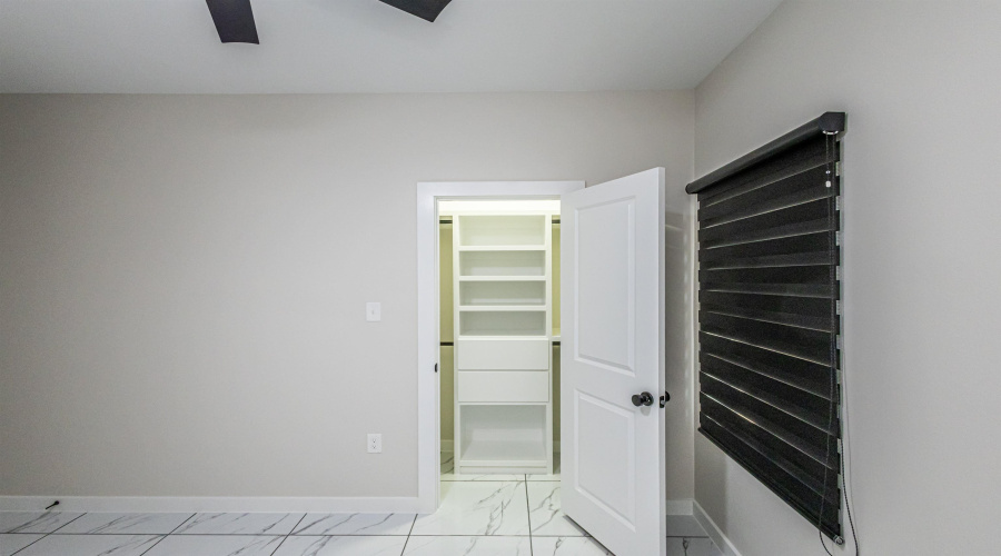 3702 Yoyis St., Laredo, Texas 78046, 3 Bedrooms Bedrooms, 5 Rooms Rooms,2 BathroomsBathrooms,Residential,For Sale,3702 Yoyis St.,20252924