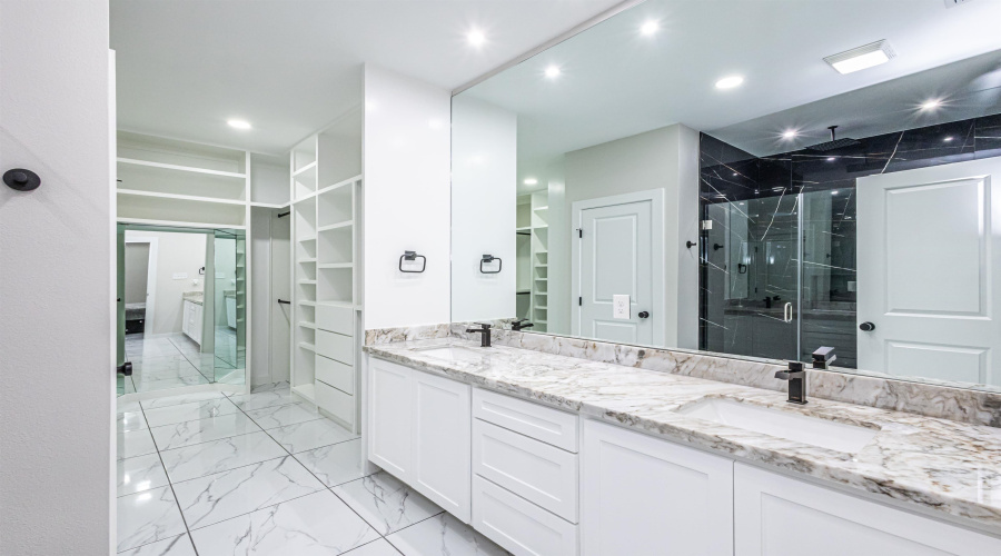 3702 Yoyis St., Laredo, Texas 78046, 3 Bedrooms Bedrooms, 5 Rooms Rooms,2 BathroomsBathrooms,Residential,For Sale,3702 Yoyis St.,20252924