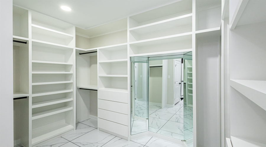 3702 Yoyis St., Laredo, Texas 78046, 3 Bedrooms Bedrooms, 5 Rooms Rooms,2 BathroomsBathrooms,Residential,For Sale,3702 Yoyis St.,20252924