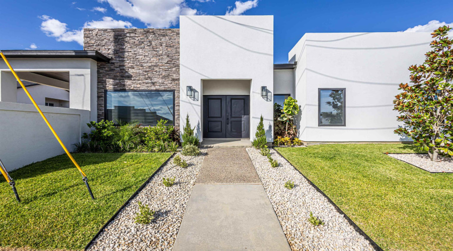 3702 Yoyis St., Laredo, Texas 78046, 3 Bedrooms Bedrooms, 5 Rooms Rooms,2 BathroomsBathrooms,Residential,For Sale,3702 Yoyis St.,20252924