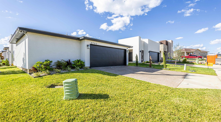 3702 Yoyis St., Laredo, Texas 78046, 3 Bedrooms Bedrooms, 5 Rooms Rooms,2 BathroomsBathrooms,Residential,For Sale,3702 Yoyis St.,20252924