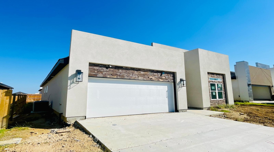 1706 Belgian Blue Lp., LAREDO, Texas 78046-0000, 4 Bedrooms Bedrooms, 5 Rooms Rooms,2 BathroomsBathrooms,Residential,For Sale,1706 Belgian Blue Lp.,20252938