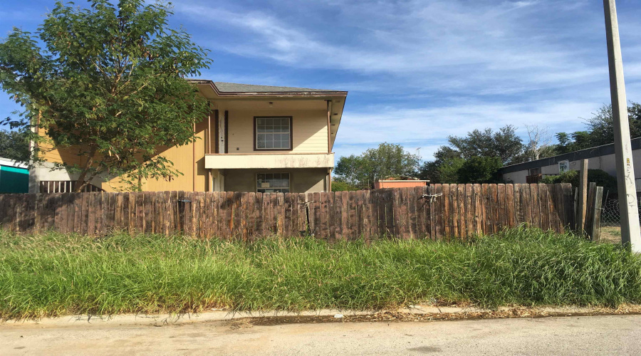 4705 De Simone Ct, Laredo, Texas 78046, 6 Bedrooms Bedrooms, 8 Rooms Rooms,4 BathroomsBathrooms,Residential,For Sale,4705 De Simone Ct,20252954