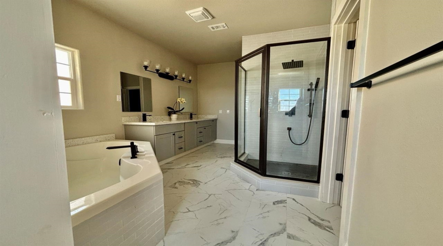 234 Middleston Dr, Laredo, Texas 78045, 4 Bedrooms Bedrooms, 10 Rooms Rooms,3 BathroomsBathrooms,Residential,For Sale,234 Middleston Dr,20252961