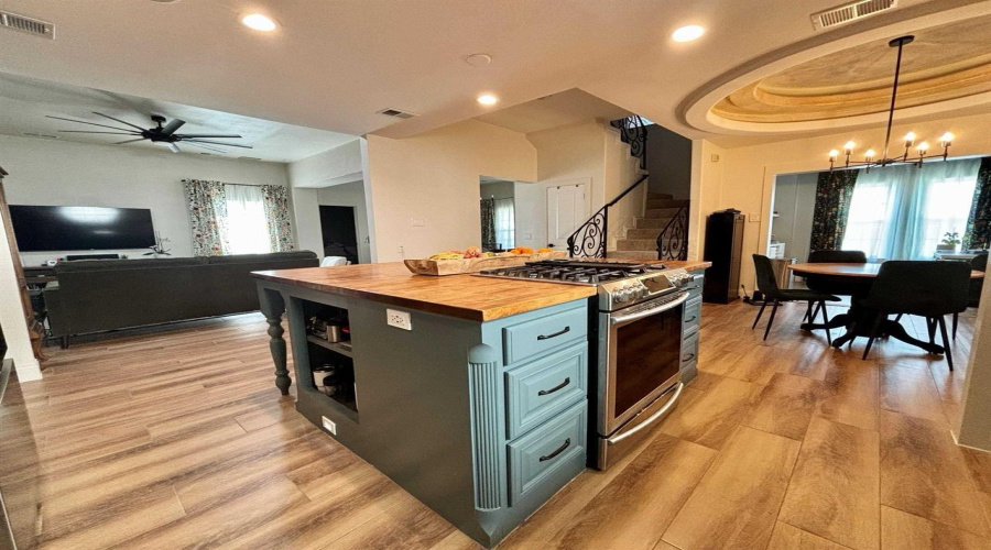 234 Middleston Dr, Laredo, Texas 78045, 4 Bedrooms Bedrooms, 10 Rooms Rooms,3 BathroomsBathrooms,Residential,For Sale,234 Middleston Dr,20252961