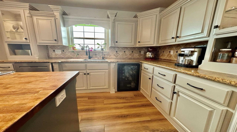 234 Middleston Dr, Laredo, Texas 78045, 4 Bedrooms Bedrooms, 10 Rooms Rooms,3 BathroomsBathrooms,Residential,For Sale,234 Middleston Dr,20252961
