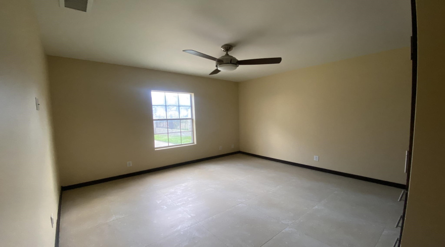 8916 Siller Lp, LAREDO, Texas 78045, 4 Bedrooms Bedrooms, 6 Rooms Rooms,3 BathroomsBathrooms,Residential,For Sale,8916 Siller Lp,20253180