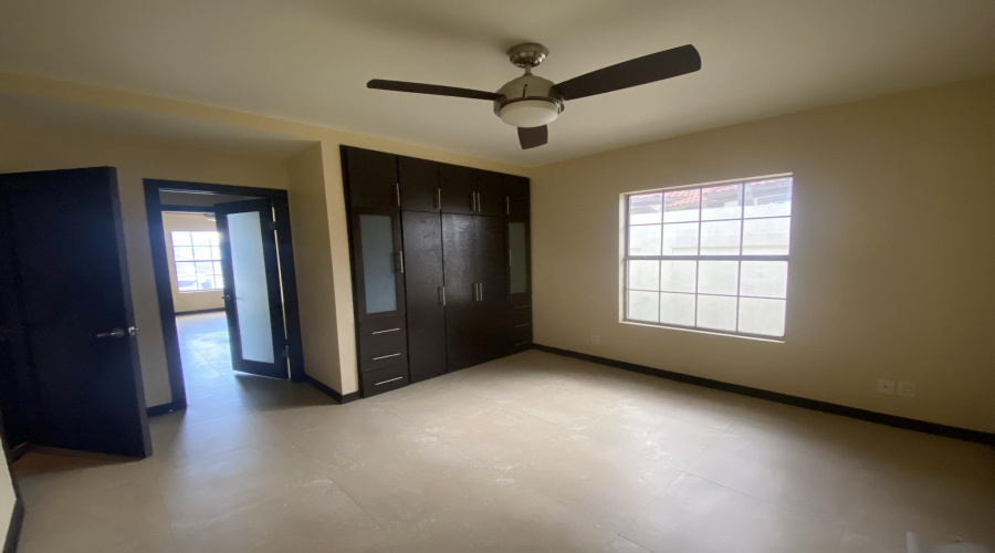 8916 Siller Lp, LAREDO, Texas 78045, 4 Bedrooms Bedrooms, 6 Rooms Rooms,3 BathroomsBathrooms,Residential,For Sale,8916 Siller Lp,20253180