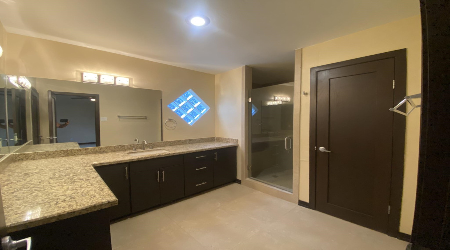 8916 Siller Lp, LAREDO, Texas 78045, 4 Bedrooms Bedrooms, 6 Rooms Rooms,3 BathroomsBathrooms,Residential,For Sale,8916 Siller Lp,20253180