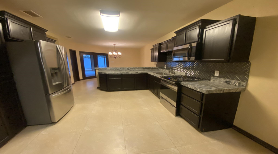 8916 Siller Lp, LAREDO, Texas 78045, 4 Bedrooms Bedrooms, 6 Rooms Rooms,3 BathroomsBathrooms,Residential,For Sale,8916 Siller Lp,20253180