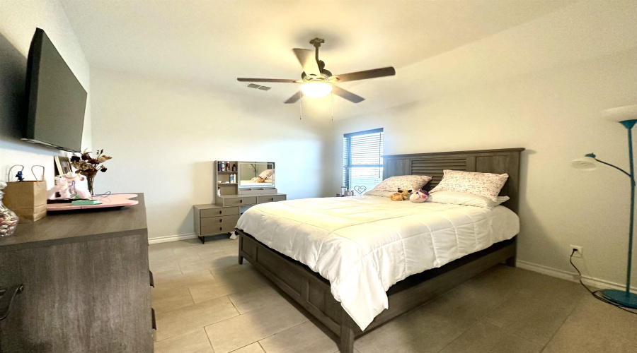 1414 Ocaso Dr., Laredo, Texas 78045, 4 Bedrooms Bedrooms, 6 Rooms Rooms,2 BathroomsBathrooms,Residential,For Sale,1414 Ocaso Dr.,20253182