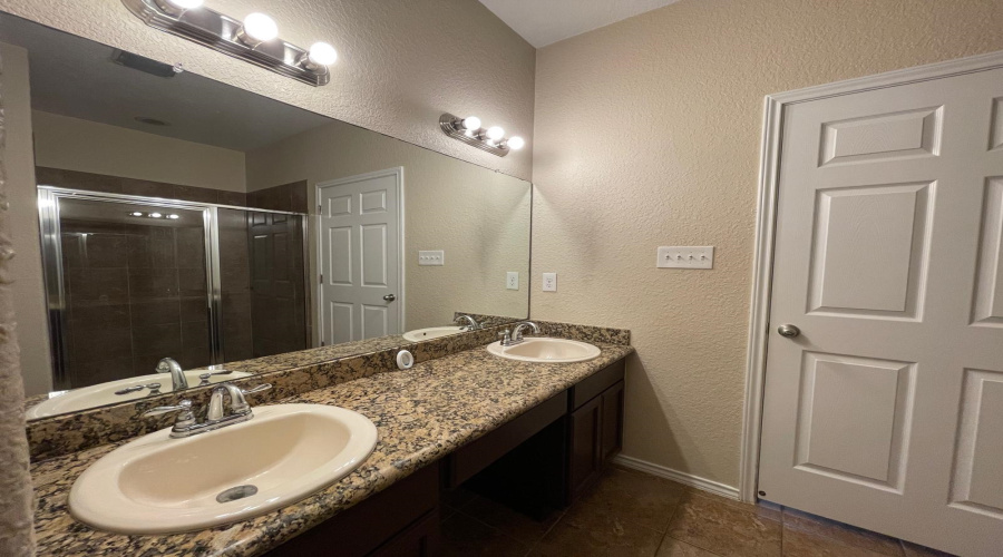 345 Sabal Loop, LAREDO, Texas 78045, 4 Bedrooms Bedrooms, 5 Rooms Rooms,2 BathroomsBathrooms,Residential,For Sale,345 Sabal Loop,20253199