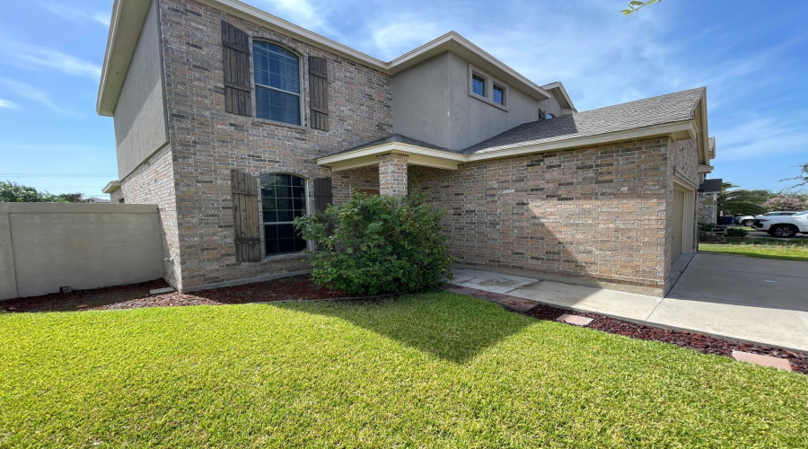 345 Sabal Loop, LAREDO, Texas 78045, 4 Bedrooms Bedrooms, 5 Rooms Rooms,2 BathroomsBathrooms,Residential,For Sale,345 Sabal Loop,20253199