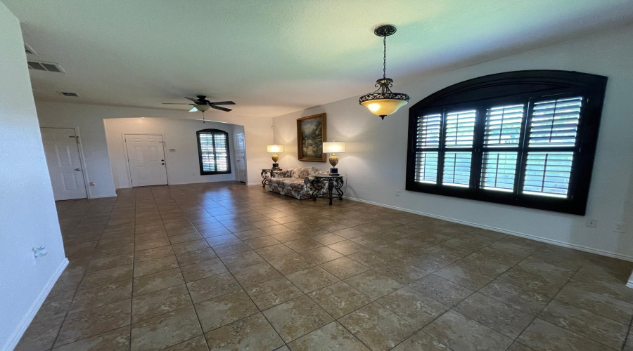 345 Sabal Loop, LAREDO, Texas 78045, 4 Bedrooms Bedrooms, 5 Rooms Rooms,2 BathroomsBathrooms,Residential,For Sale,345 Sabal Loop,20253199