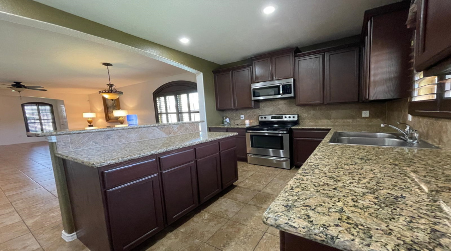 345 Sabal Loop, LAREDO, Texas 78045, 4 Bedrooms Bedrooms, 5 Rooms Rooms,2 BathroomsBathrooms,Residential,For Sale,345 Sabal Loop,20253199