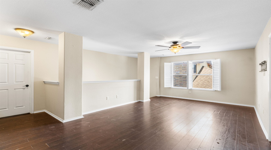 617 Pinos Cr, Laredo, Texas 78043, 4 Bedrooms Bedrooms, 9 Rooms Rooms,2 BathroomsBathrooms,Residential,For Sale,617 Pinos Cr,20253205