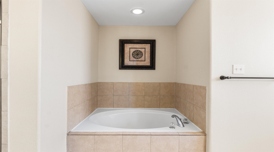 617 Pinos Cr, Laredo, Texas 78043, 4 Bedrooms Bedrooms, 9 Rooms Rooms,2 BathroomsBathrooms,Residential,For Sale,617 Pinos Cr,20253205