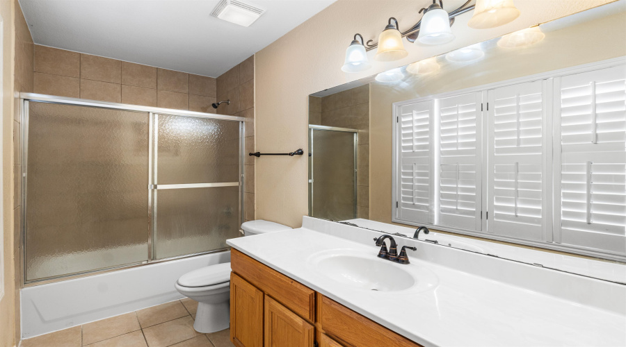 617 Pinos Cr, Laredo, Texas 78043, 4 Bedrooms Bedrooms, 9 Rooms Rooms,2 BathroomsBathrooms,Residential,For Sale,617 Pinos Cr,20253205