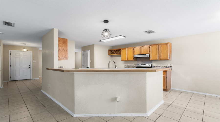617 Pinos Cr, Laredo, Texas 78043, 4 Bedrooms Bedrooms, 9 Rooms Rooms,2 BathroomsBathrooms,Residential,For Sale,617 Pinos Cr,20253205