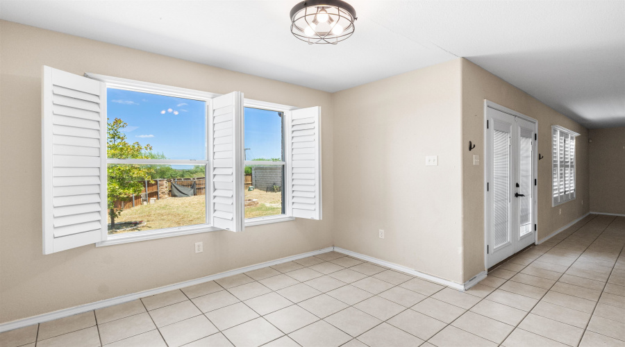617 Pinos Cr, Laredo, Texas 78043, 4 Bedrooms Bedrooms, 9 Rooms Rooms,2 BathroomsBathrooms,Residential,For Sale,617 Pinos Cr,20253205