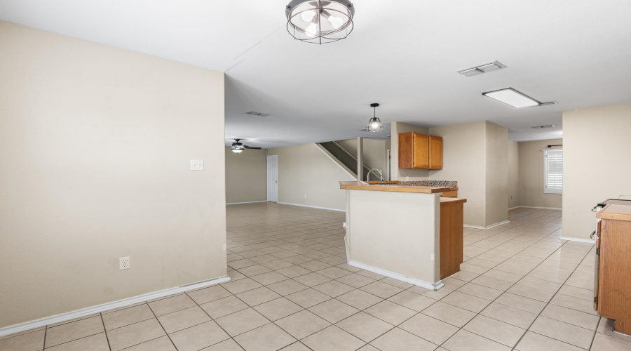 617 Pinos Cr, Laredo, Texas 78043, 4 Bedrooms Bedrooms, 9 Rooms Rooms,2 BathroomsBathrooms,Residential,For Sale,617 Pinos Cr,20253205