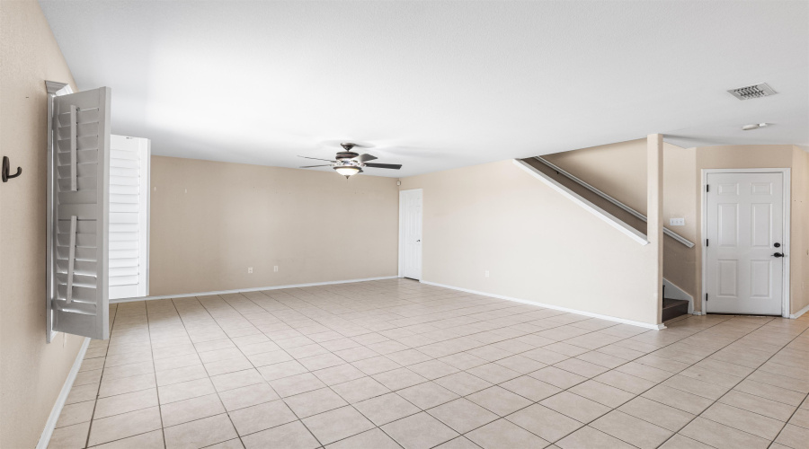 617 Pinos Cr, Laredo, Texas 78043, 4 Bedrooms Bedrooms, 9 Rooms Rooms,2 BathroomsBathrooms,Residential,For Sale,617 Pinos Cr,20253205