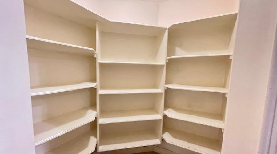 601 Marsh Ln, LAREDO, Texas 78045, 3 Bedrooms Bedrooms, 7 Rooms Rooms,4 BathroomsBathrooms,Residential,For Sale,601 Marsh Ln,20253232