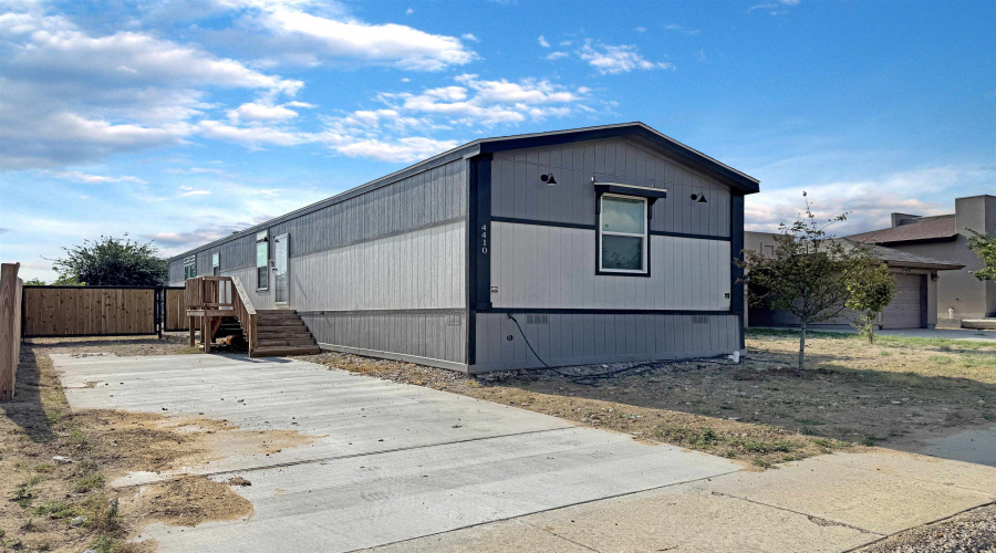 4410 Black Buck Ave, Laredo, Texas 78045, 3 Bedrooms Bedrooms, 4 Rooms Rooms,2 BathroomsBathrooms,Residential,For Rent,4410 Black Buck Ave,20253242