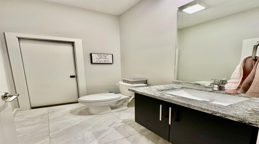 1611 Calvillo Dr., Laredo, Texas 78046, 3 Bedrooms Bedrooms, 6 Rooms Rooms,2 BathroomsBathrooms,Residential,For Sale,1611 Calvillo Dr.,20253253