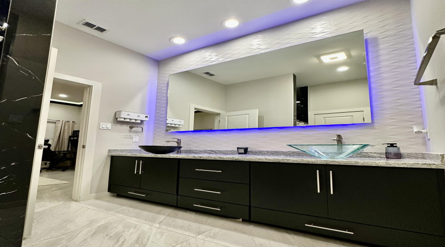 1611 Calvillo Dr., Laredo, Texas 78046, 3 Bedrooms Bedrooms, 6 Rooms Rooms,2 BathroomsBathrooms,Residential,For Sale,1611 Calvillo Dr.,20253253