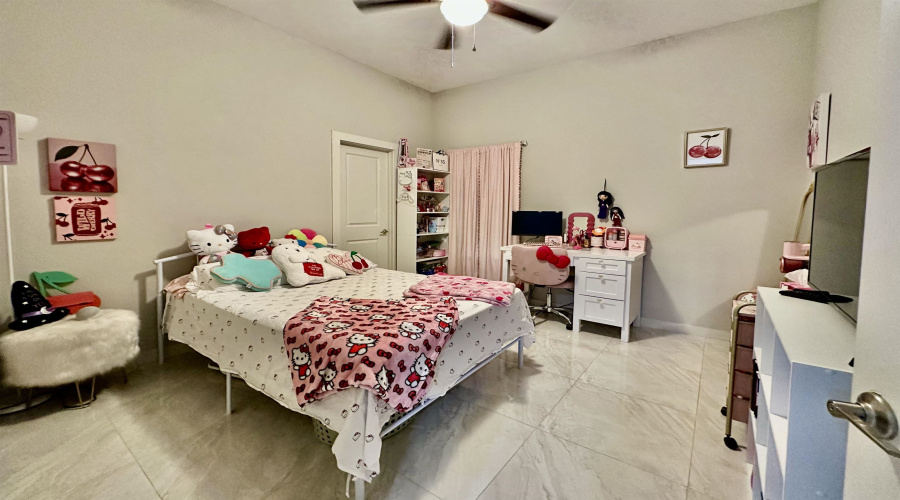 1611 Calvillo Dr., Laredo, Texas 78046, 3 Bedrooms Bedrooms, 6 Rooms Rooms,2 BathroomsBathrooms,Residential,For Sale,1611 Calvillo Dr.,20253253