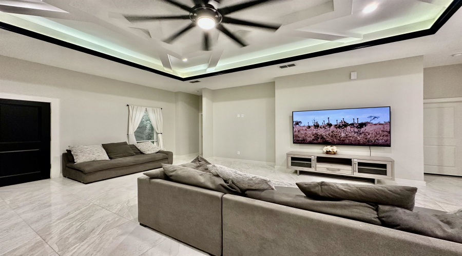 1611 Calvillo Dr., Laredo, Texas 78046, 3 Bedrooms Bedrooms, 6 Rooms Rooms,2 BathroomsBathrooms,Residential,For Sale,1611 Calvillo Dr.,20253253