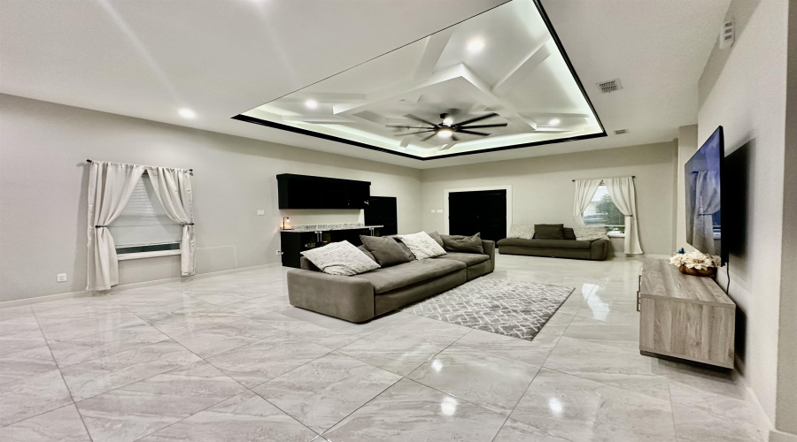 1611 Calvillo Dr., Laredo, Texas 78046, 3 Bedrooms Bedrooms, 6 Rooms Rooms,2 BathroomsBathrooms,Residential,For Sale,1611 Calvillo Dr.,20253253