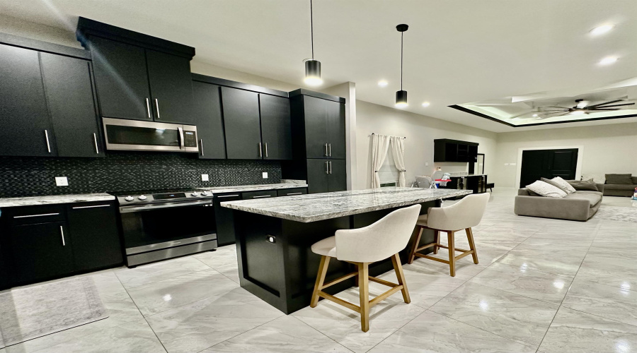 1611 Calvillo Dr., Laredo, Texas 78046, 3 Bedrooms Bedrooms, 6 Rooms Rooms,2 BathroomsBathrooms,Residential,For Sale,1611 Calvillo Dr.,20253253