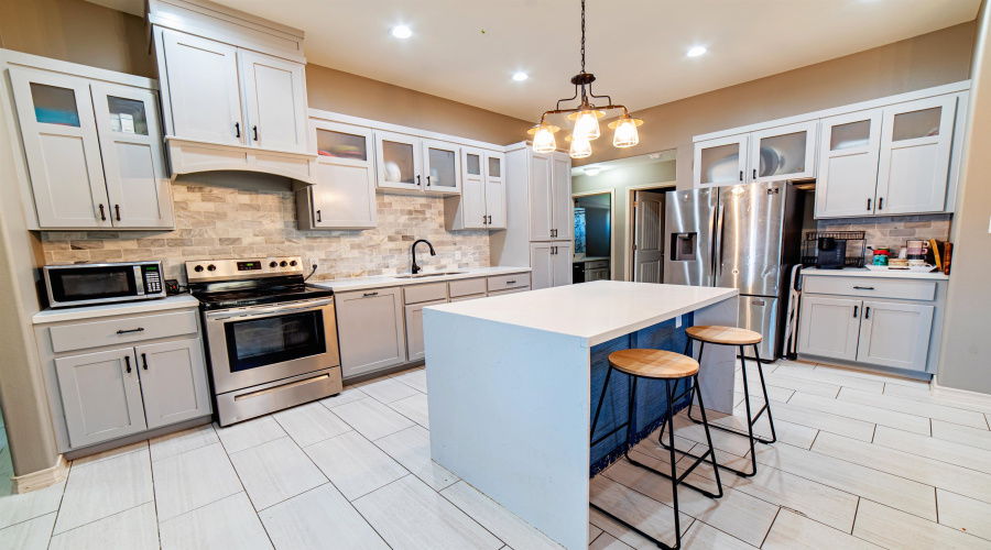 2616 Mario St., Laredo, Texas 78046, 4 Bedrooms Bedrooms, 5 Rooms Rooms,3 BathroomsBathrooms,Residential,For Sale,2616 Mario St.,20253254